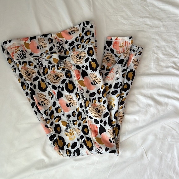 Leggings w/Pockets - Picture 2 of 4